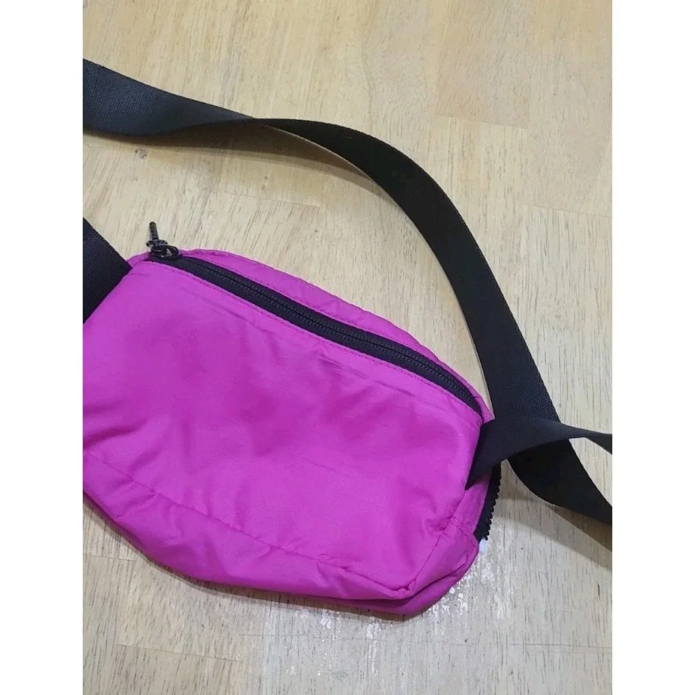 lululemon athletica Pink Belt Bag with Black Strap - Picture 9 of 9